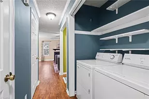 2217 New Garden Rd, Greensboro, NC 27410 - Photo 8