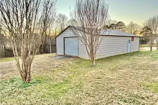 637 Pine Ridge Rd, Mount Airy, NC 27030 - Photo 32