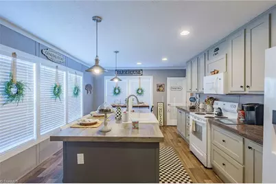 205 Volunteer Road, Hillsville, VA 24343 - Photo 6