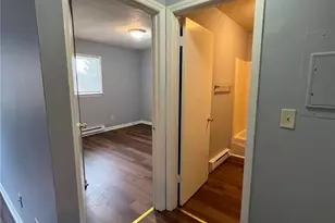 200 Wagstaff St, Thomasville, NC 27360 - Photo 8