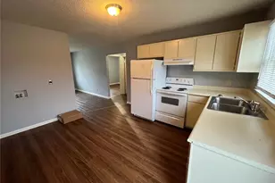 200 Wagstaff St, Thomasville, NC 27360 - Photo 6