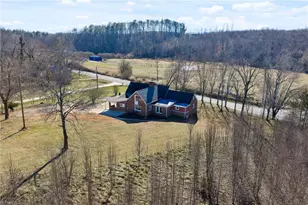 4254 Sparta Rd, North Wilkesboro, NC 28659 - Photo 8