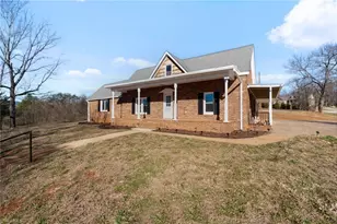 4254 Sparta Rd, North Wilkesboro, NC 28659 - Photo 2