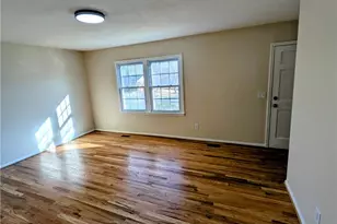 1028 Gales Ave, Winston-Salem, NC 27103 - Photo 2