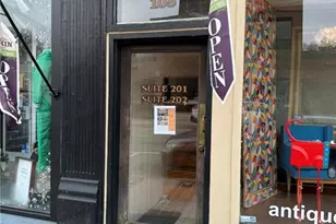 105 W Main St, Elkin, NC 28621 - Photo 2