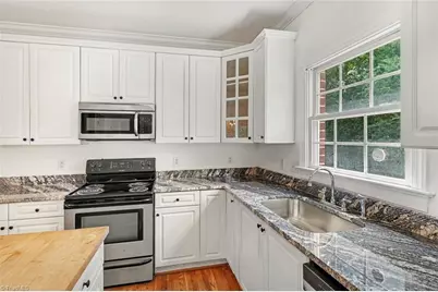 110 Chestnut Hill Court, Winston-Salem, NC 27106 - Photo 2
