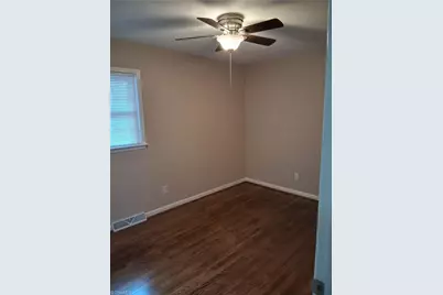 1300 Rotherwood Road, Greensboro, NC 27406 - Photo 8