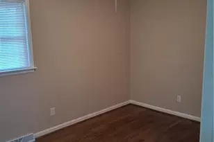 1300 Rotherwood Rd, Greensboro, NC 27406 - Photo 8