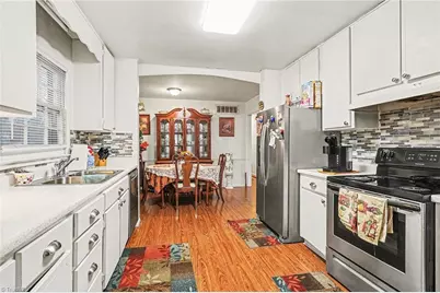 409 W Montcastle Drive, Greensboro, NC 27406 - Photo 10