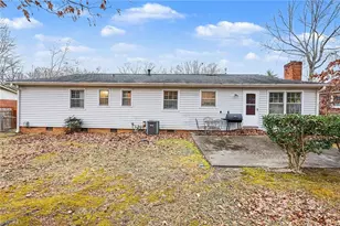 409 W Montcastle Dr, Greensboro, NC 27406 - Photo 22