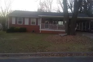 3303 Frost Pl, Greensboro, NC 27405 - Photo 2