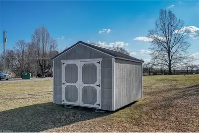 148 E Meadow Road, Eden, NC 27288 - Photo 10