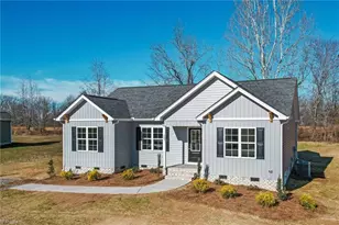 527 Grooms Rd, Reidsville, NC 27320 - Photo 2