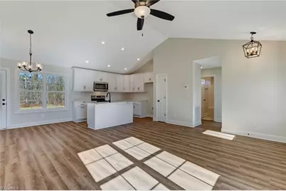 527 Grooms Road, Reidsville, NC 27320 - Photo 8