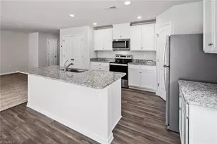 3423 Robindale Dr, Winston-Salem, NC 27107 - Photo 4