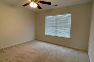 102 Manhattan Ave, Greensboro, NC 27407 - Photo 4