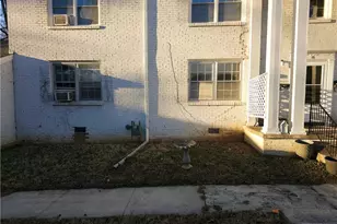 1400 Roslyn Dr, Burlington, NC 27215 - Photo 2