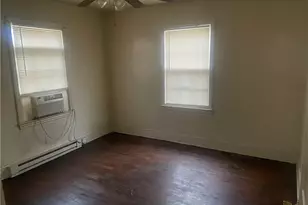 912 S English St, Greensboro, NC 27401 - Photo 2