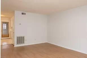 4012 S Bend Dr, Winston-Salem, NC 27107 - Photo 2