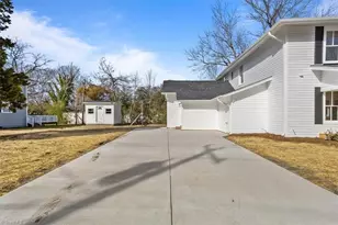 200 Salem St, Thomasville, NC 27360 - Photo 8