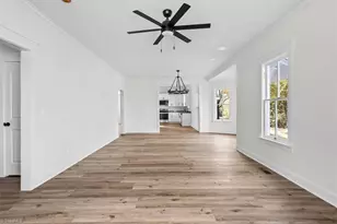 200 Salem St, Thomasville, NC 27360 - Photo 10