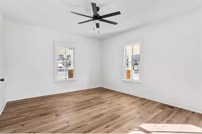 200 Salem Street, Thomasville, NC 27360 - Photo 18