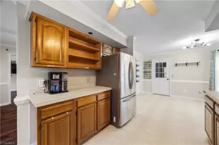 4203 Hunting Meadow Rd, Greensboro, NC 27406 - Photo 14