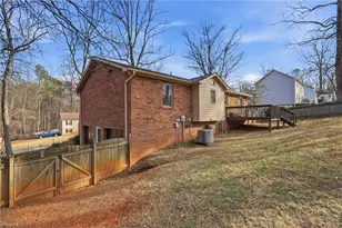 896 Oakhaven Forest Dr, Winston-Salem, NC 27105 - Photo 36