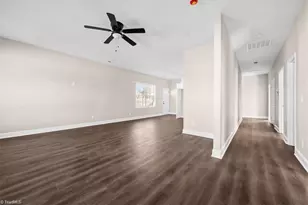 105 Charles St, Thomasville, NC 27360 - Photo 8