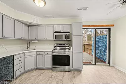 574 Brookside Court, Kernersville, NC 27284 - Photo 8