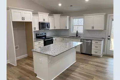 32 Ranchor Drive, Thomasville, NC 27360 - Photo 6