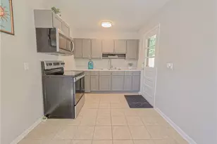 1012 Meadowbrook Blvd, High Point, NC 27260 - Photo 6