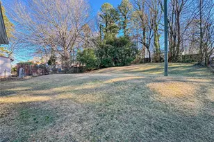 1012 Meadowbrook Blvd, High Point, NC 27260 - Photo 16