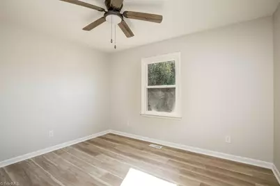 3003 E Wendover Avenue, Greensboro, NC 27405 - Photo 10