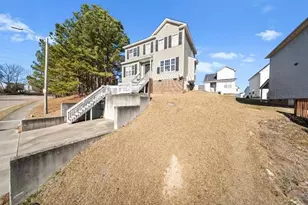 4720 Valley Stream Dr, Raleigh, NC 27616 - Photo 4