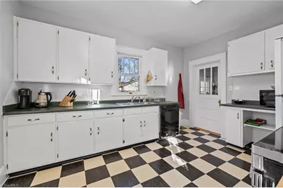 413 Hillside Drive, Greensboro, NC 27401 - Photo 10