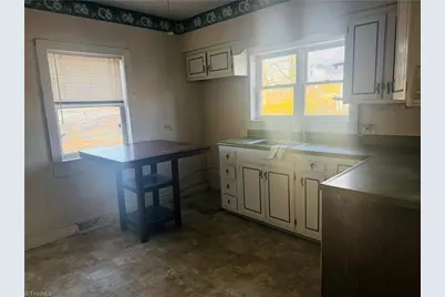 317 Idolbrook Drive, Greensboro, NC 27406 - Photo 10