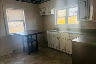 317 Idolbrook Dr, Greensboro, NC 27406 - Photo 10