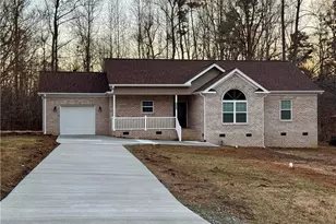 4218 Farlow Dr, Greensboro, NC 27406 - Photo 2