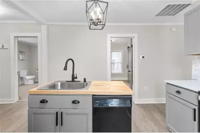 406 Sullivan Street, Thomasville, NC 27360 - Photo 10