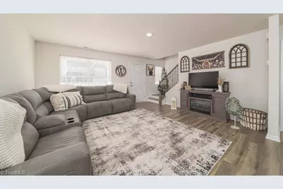 6015 Red Pheasant Drive, Kernersville, NC 27284 - Photo 2