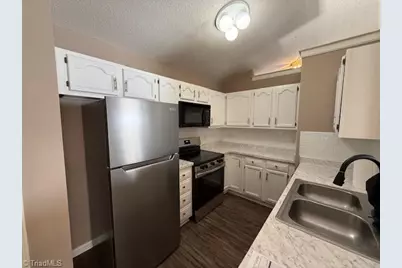 5000 Lawndale Drive #M, Greensboro, NC 27455 - Photo 6