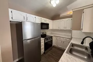 5000 Lawndale Dr, Greensboro, NC 27455 - Photo 6