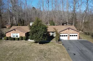 1055 Whispering Pines Dr, Kernersville, NC 27284 - Photo 2