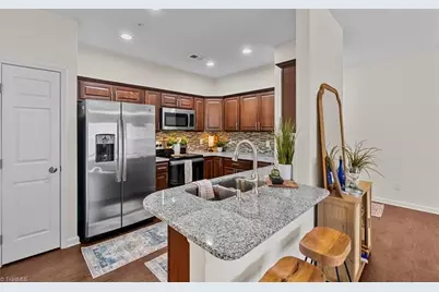 2608 Pennoak Way #L, Greensboro, NC 27407 - Photo 6