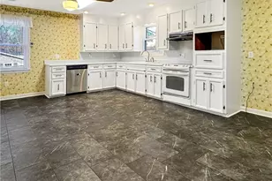 509 Valleybrook Dr, Jamestown, NC 27282 - Photo 2