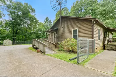 1111 Forest Lane, Thomasville, NC 27360 - Photo 6