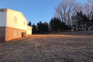 112 Oak Ridge Pl, Mount Airy, NC 27030 - Photo 28
