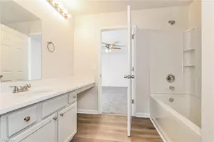 1032 Quinlan Dr, Greensboro, NC 27406 - Photo 10