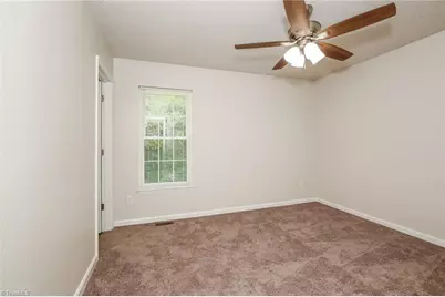 821 Dogwood Circle, High Point, NC 27260 - Photo 10